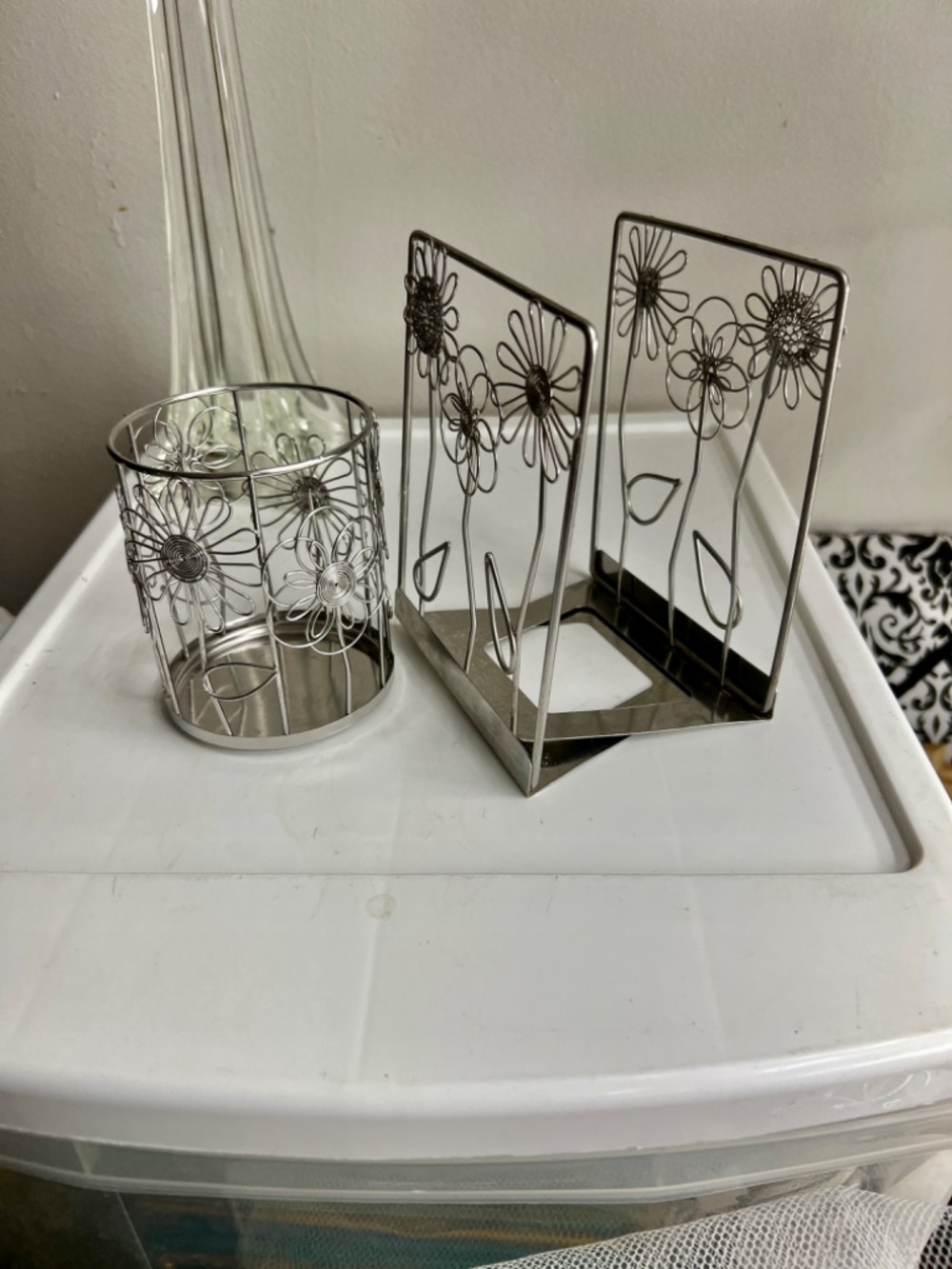 Neat Life Doodles Metal Pencil Cup, Silver and Matching Wire Bookholders - cute!